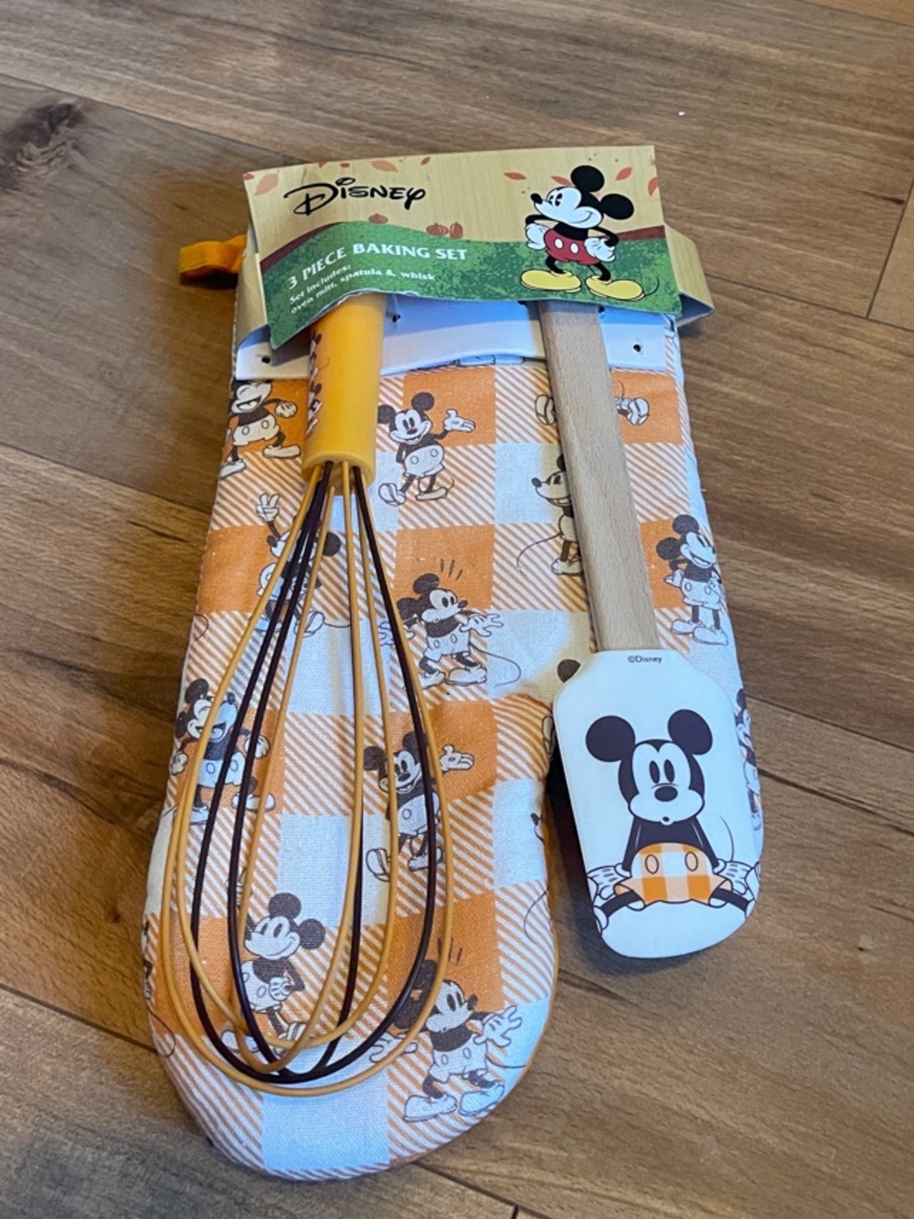 Disney Orange and White Mickey Mouse 3-Piece Baking Set